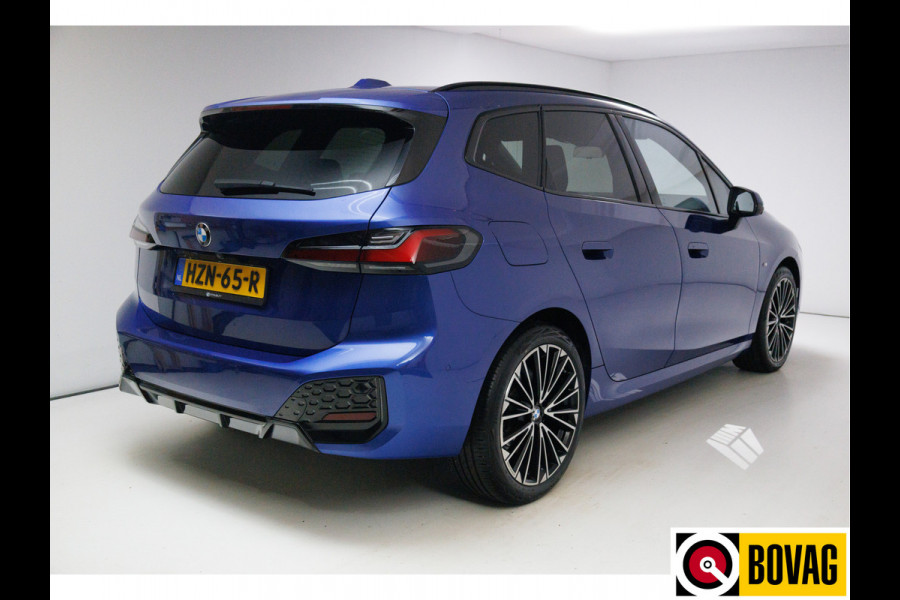 BMW 2 Serie Active Tourer 218i | M-Sport | 19 inch Individual Panoramadak | Harman Kardon | HUD Adaptive cruise, 360 Camera, PDC V+A,  El.verstelbare stoel met geheurgen, Elektrische achterklep, Keyless