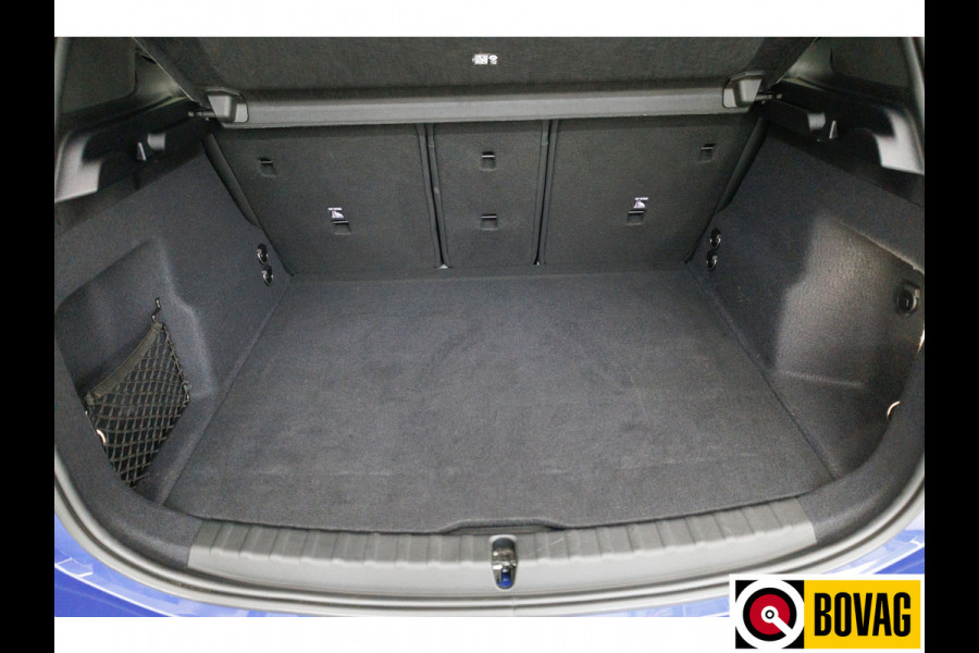 BMW 2 Serie Active Tourer 218i | M-Sport | 19 inch Individual Panoramadak | Harman Kardon | HUD Adaptive cruise, 360 Camera, PDC V+A,  El.verstelbare stoel met geheurgen, Elektrische achterklep, Keyless