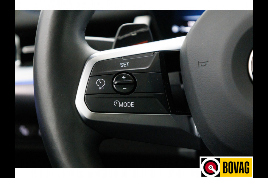 BMW 2 Serie Active Tourer 218i | M-Sport | 19 inch Individual Panoramadak | Harman Kardon | HUD Adaptive cruise, 360 Camera, PDC V+A,  El.verstelbare stoel met geheurgen, Elektrische achterklep, Keyless