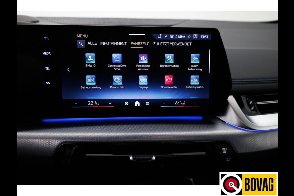 BMW 2 Serie Active Tourer 218i | M-Sport | 19 inch Individual Panoramadak | Harman Kardon | HUD Adaptive cruise, 360 Camera, PDC V+A,  El.verstelbare stoel met geheurgen, Elektrische achterklep, Keyless