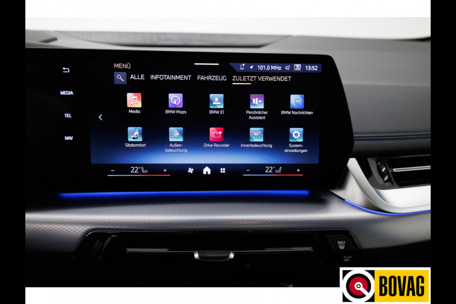 BMW 2 Serie Active Tourer 218i | M-Sport | 19 inch Individual Panoramadak | Harman Kardon | HUD Adaptive cruise, 360 Camera, PDC V+A,  El.verstelbare stoel met geheurgen, Elektrische achterklep, Keyless