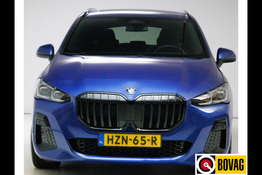 BMW 2 Serie Active Tourer 218i | M-Sport | 19 inch Individual Panoramadak | Harman Kardon | HUD Adaptive cruise, 360 Camera, PDC V+A,  El.verstelbare stoel met geheurgen, Elektrische achterklep, Keyless