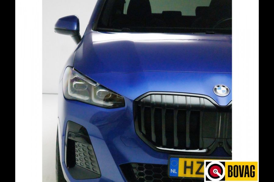 BMW 2 Serie Active Tourer 218i | M-Sport | 19 inch Individual Panoramadak | Harman Kardon | HUD Adaptive cruise, 360 Camera, PDC V+A,  El.verstelbare stoel met geheurgen, Elektrische achterklep, Keyless