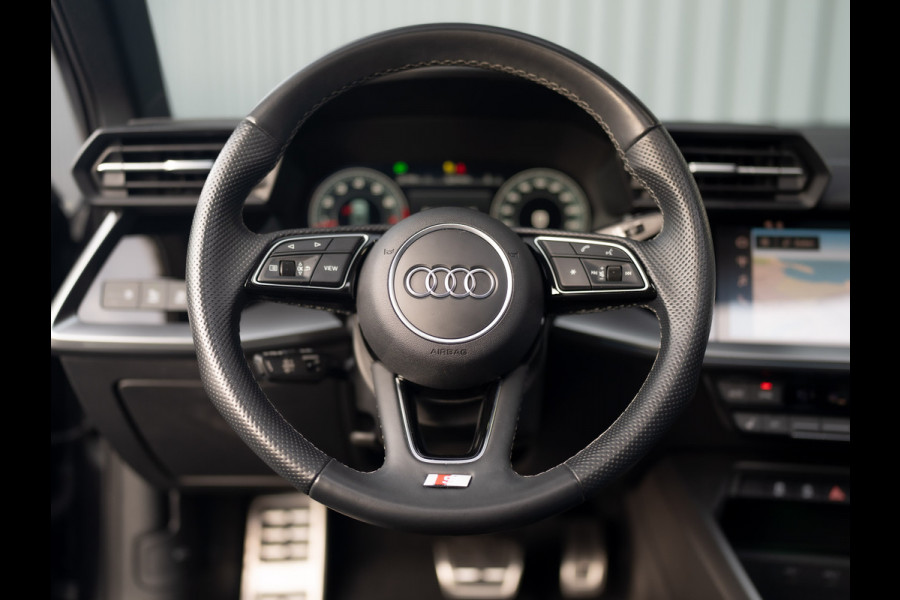 Audi A3 Limousine 35 TFSI S edition | S-Line | Matrix LED | Panodak | Stoelgeheugen | Camera | Prijs Rijklaar!!