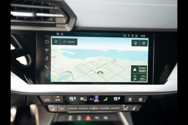 Audi A3 Limousine 35 TFSI S edition | S-Line | Matrix LED | Panodak | Stoelgeheugen | Camera | Prijs Rijklaar!!