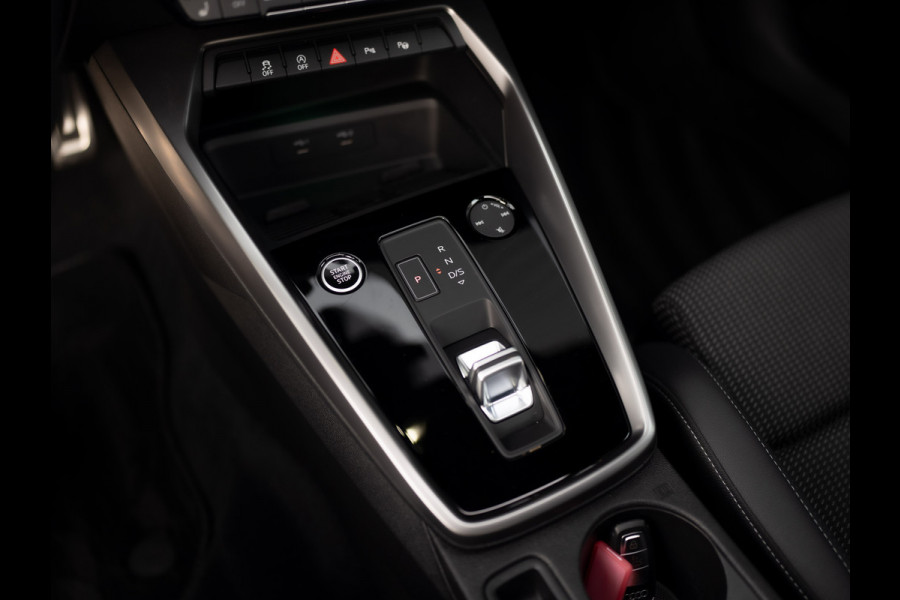 Audi A3 Limousine 35 TFSI S edition | S-Line | Matrix LED | Panodak | Stoelgeheugen | Camera | Prijs Rijklaar!!