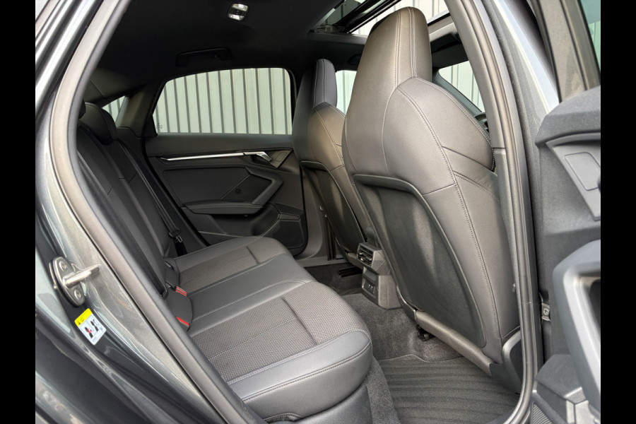 Audi A3 Limousine 35 TFSI S edition | S-Line | Matrix LED | Panodak | Stoelgeheugen | Camera | Prijs Rijklaar!!