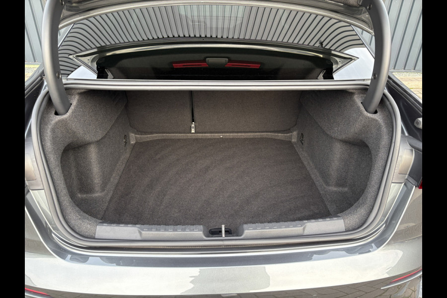 Audi A3 Limousine 35 TFSI S edition | S-Line | Matrix LED | Panodak | Stoelgeheugen | Camera | Prijs Rijklaar!!