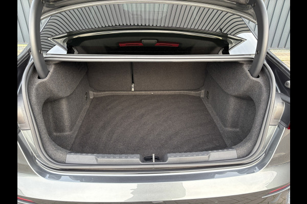 Audi A3 Limousine 35 TFSI S edition | S-Line | Matrix LED | Panodak | Stoelgeheugen | Camera | Prijs Rijklaar!!