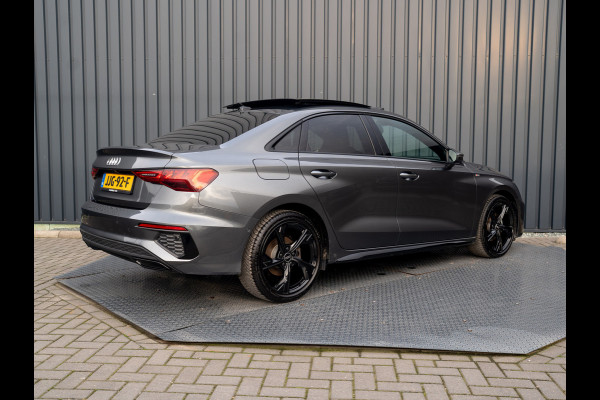 Audi A3 Limousine 35 TFSI S edition | S-Line | Matrix LED | Panodak | Stoelgeheugen | Camera | Prijs Rijklaar!!