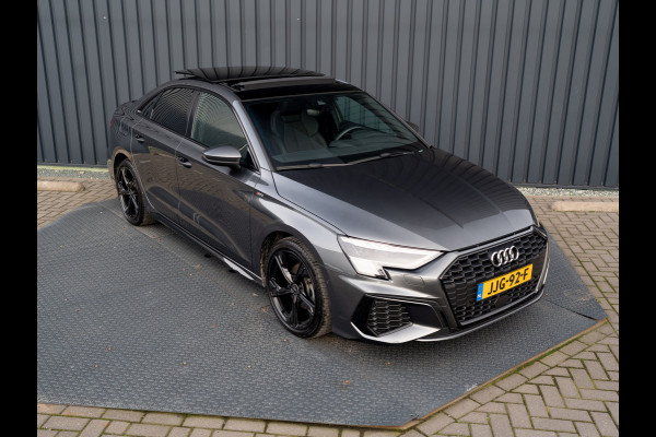 Audi A3 Limousine 35 TFSI S edition | S-Line | Matrix LED | Panodak | Stoelgeheugen | Camera | Prijs Rijklaar!!