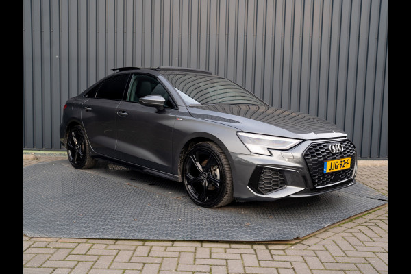 Audi A3 Limousine 35 TFSI S edition | S-Line | Matrix LED | Panodak | Stoelgeheugen | Camera | Prijs Rijklaar!!