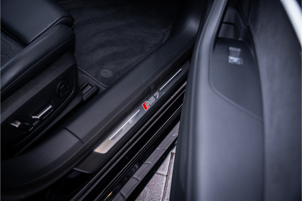 Audi RS7 Sportback 4.0 TFSI quattro - Keramisch | Panorama | B&O | Stoelkoeling | Memory | 360 Camera