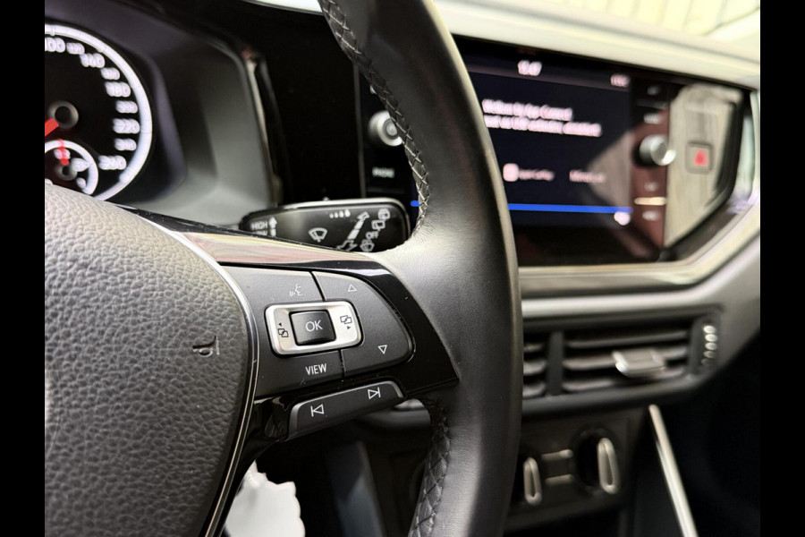 Volkswagen Polo 1.0 TSI R-line | Half leer | Sportstoelen | Airconditioning | Adaptieve cruise control | Trekhaak | Getint glas | Apple CarPlay
