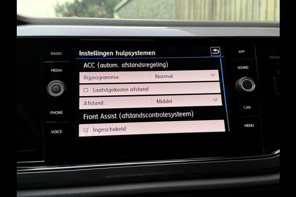 Volkswagen Polo 1.0 TSI R-line | Half leer | Sportstoelen | Airconditioning | Adaptieve cruise control | Trekhaak | Getint glas | Apple CarPlay