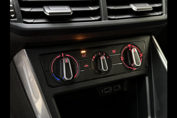 Volkswagen Polo 1.0 TSI R-line | Half leer | Sportstoelen | Airconditioning | Adaptieve cruise control | Trekhaak | Getint glas | Apple CarPlay