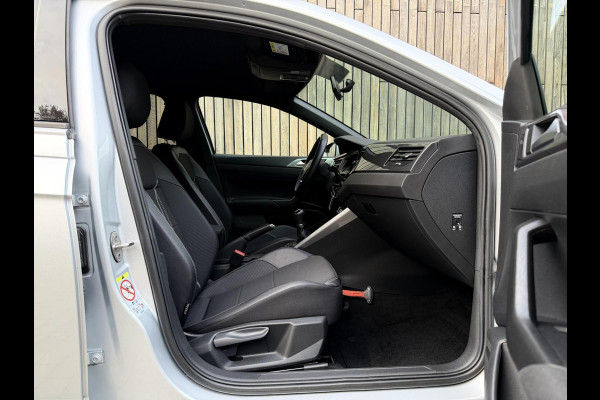 Volkswagen Polo 1.0 TSI R-line | Half leer | Sportstoelen | Airconditioning | Adaptieve cruise control | Trekhaak | Getint glas | Apple CarPlay