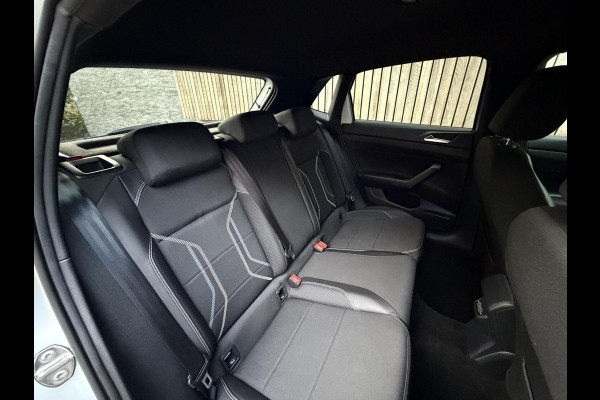 Volkswagen Polo 1.0 TSI R-line | Half leer | Sportstoelen | Airconditioning | Adaptieve cruise control | Trekhaak | Getint glas | Apple CarPlay