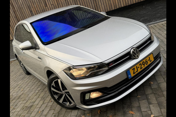 Volkswagen Polo 1.0 TSI R-line | Half leer | Sportstoelen | Airconditioning | Adaptieve cruise control | Trekhaak | Getint glas | Apple CarPlay