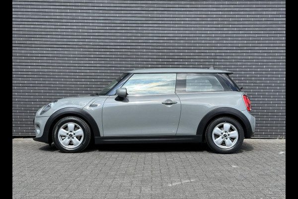 MINI Hatchback Cooper 3 deurs / Airconditioning / Elektrisch Pakket / DAB / 15 Inch / Chrome Line