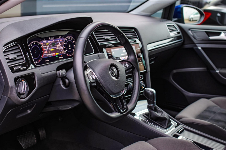 Volkswagen Golf 1.4 TSI Highline R-Line *Virtual*DSG*Massage*Led*