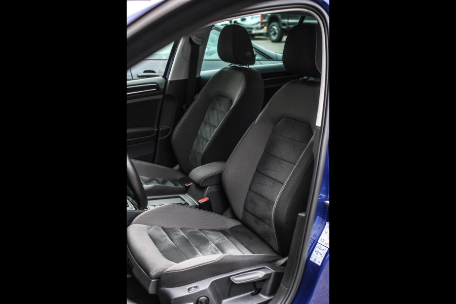 Volkswagen Golf 1.4 TSI Highline R-Line *Virtual*DSG*Massage*Led*