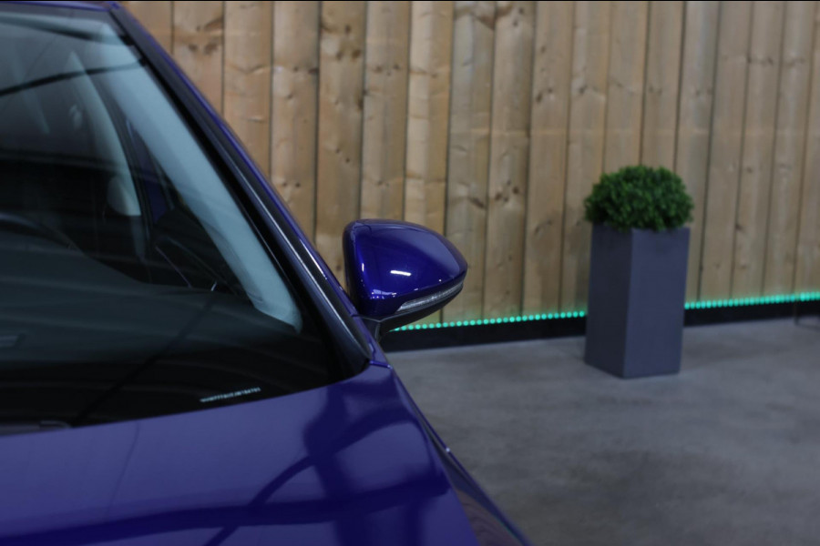 Volkswagen Golf 1.4 TSI Highline R-Line *Virtual*DSG*Massage*Led*