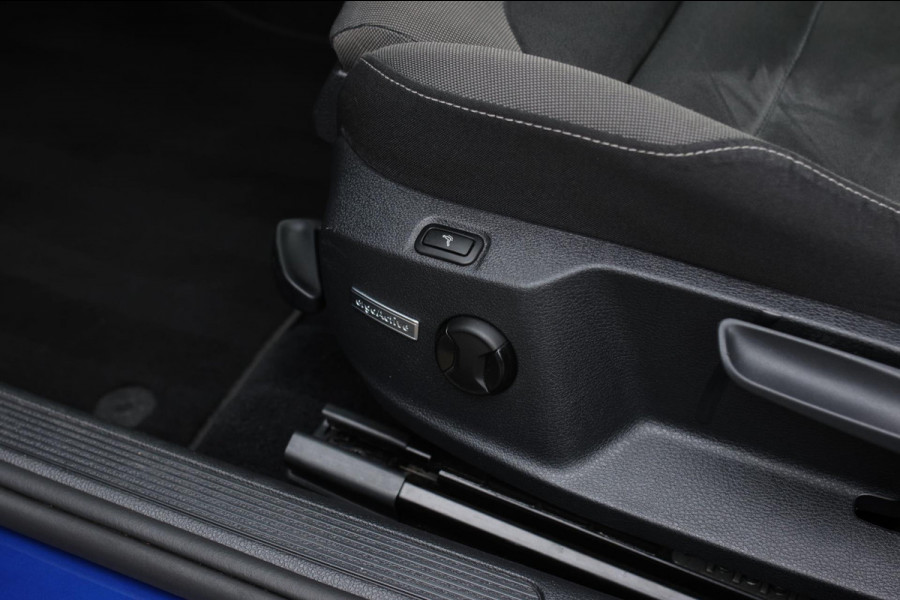 Volkswagen Golf 1.4 TSI Highline R-Line *Virtual*DSG*Massage*Led*