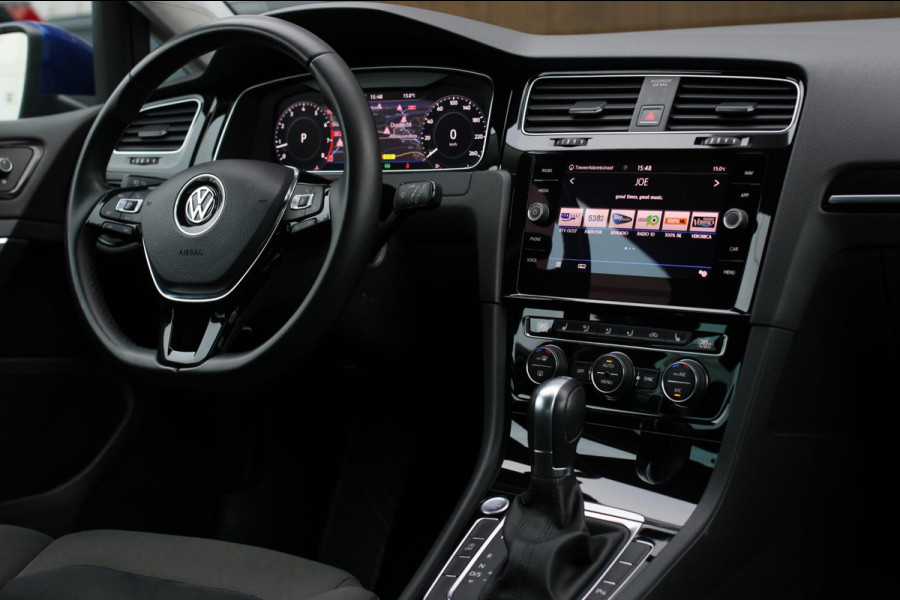Volkswagen Golf 1.4 TSI Highline R-Line *Virtual*DSG*Massage*Led*