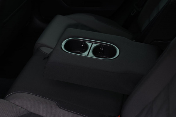 Volkswagen Golf 1.4 TSI Highline R-Line *Virtual*DSG*Massage*Led*