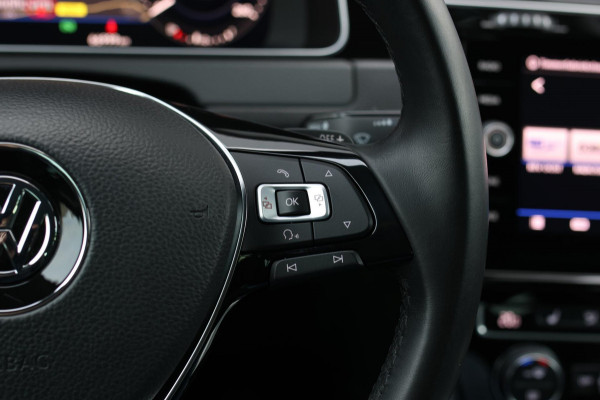 Volkswagen Golf 1.4 TSI Highline R-Line *Virtual*DSG*Massage*Led*