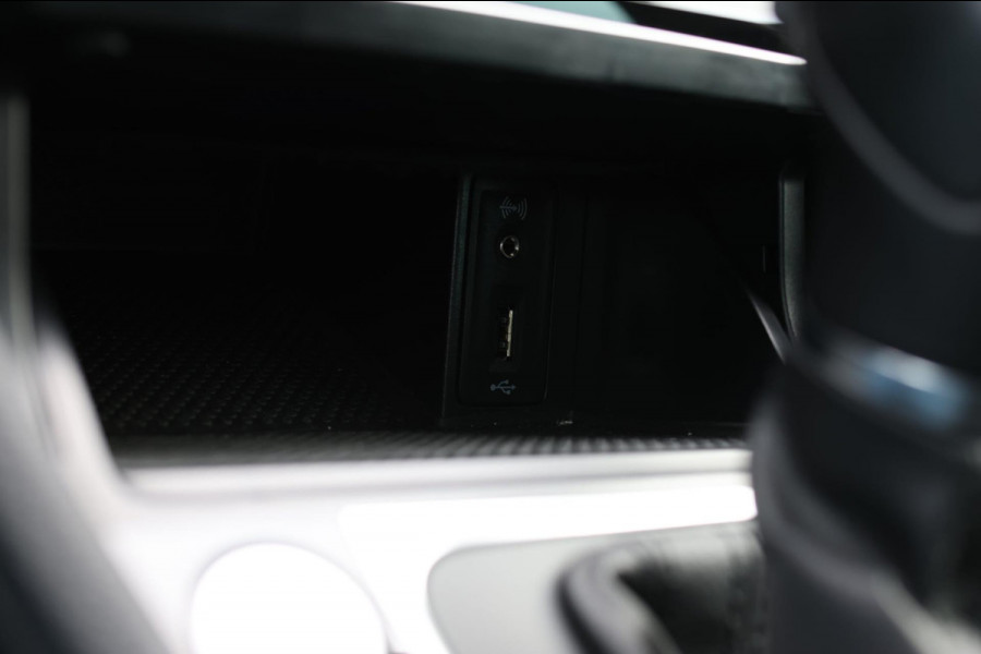 Volkswagen Golf 1.4 TSI Highline R-Line *Virtual*DSG*Massage*Led*