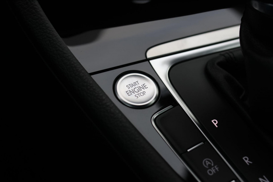 Volkswagen Golf 1.4 TSI Highline R-Line *Virtual*DSG*Massage*Led*