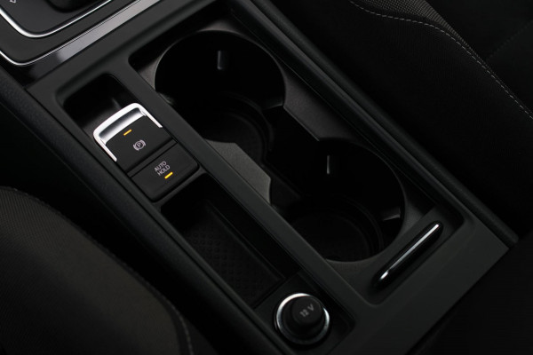 Volkswagen Golf 1.4 TSI Highline R-Line *Virtual*DSG*Massage*Led*