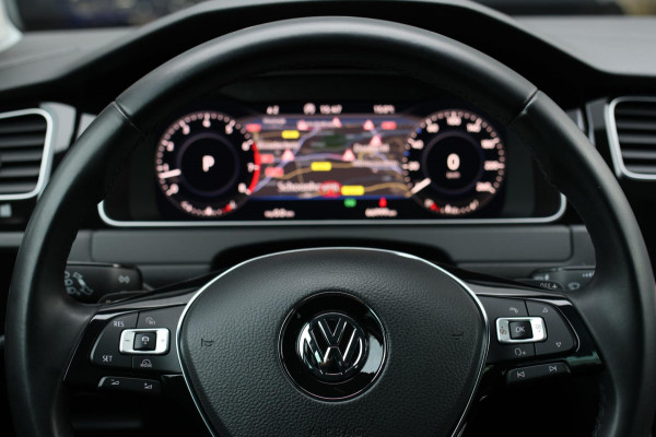 Volkswagen Golf 1.4 TSI Highline R-Line *Virtual*DSG*Massage*Led*