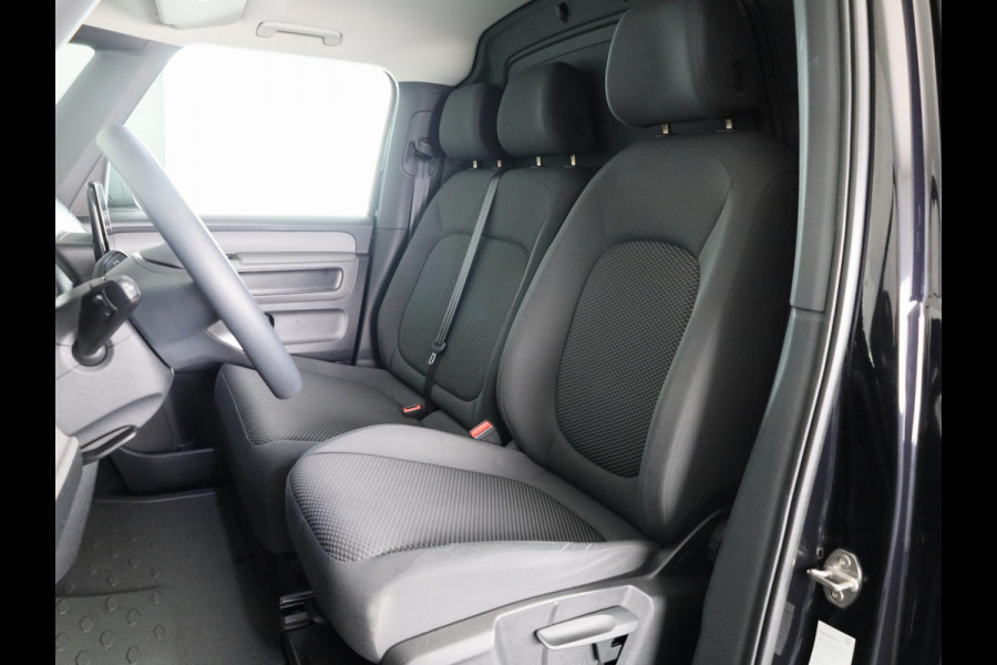 Volkswagen ID. Buzz Cargo 77 kWh 204PK | Navigatie | Trekhaak | Verwarmde voorruit |