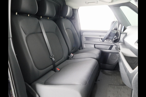 Volkswagen ID. Buzz Cargo 77 kWh 204PK | Navigatie | Trekhaak | Verwarmde voorruit |