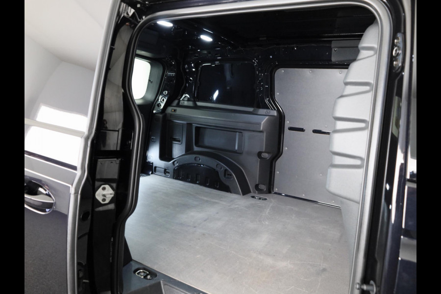 Volkswagen ID. Buzz Cargo 77 kWh 204PK | Navigatie | Trekhaak | Verwarmde voorruit |