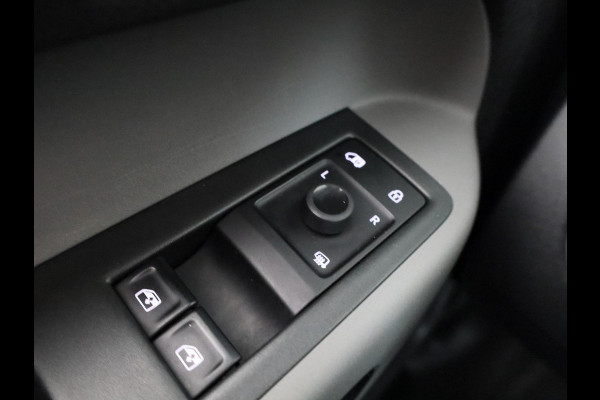 Volkswagen ID. Buzz Cargo 77 kWh 204PK | Navigatie | Trekhaak | Verwarmde voorruit |
