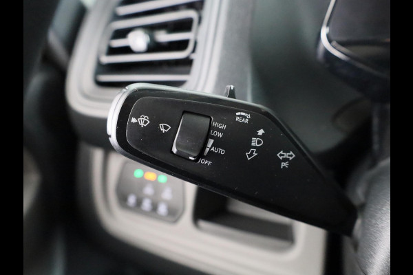 Volkswagen ID. Buzz Cargo 77 kWh 204PK | Navigatie | Trekhaak | Verwarmde voorruit |