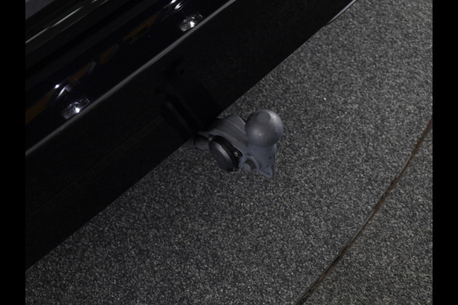 Volkswagen ID. Buzz Cargo 77 kWh 204PK | Navigatie | Trekhaak | Verwarmde voorruit |