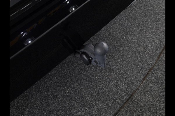 Volkswagen ID. Buzz Cargo 77 kWh 204PK | Navigatie | Trekhaak | Verwarmde voorruit |