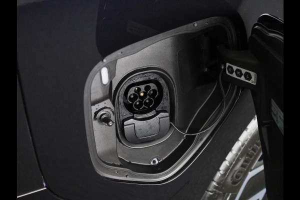 Volkswagen ID. Buzz Cargo 77 kWh 204PK | Navigatie | Trekhaak | Verwarmde voorruit |