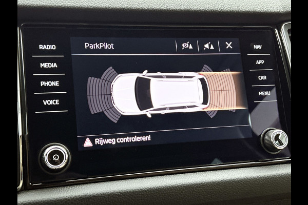 Škoda Kodiaq 1.5 TSI Ambition Business AANBIEDING!!! (NL-auto, Dealer OnderH, Trekhaak, Carplay, StoelV V+A, Navi, PDC, Crui, Etc)