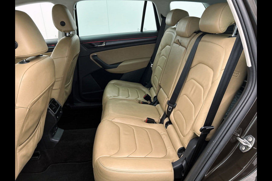 Škoda Kodiaq 1.5 TSI Ambition Business AANBIEDING!!! (NL-auto, Dealer OnderH, Trekhaak, Carplay, StoelV V+A, Navi, PDC, Crui, Etc)