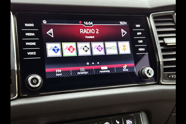 Škoda Kodiaq 1.5 TSI Ambition Business AANBIEDING!!! (NL-auto, Dealer OnderH, Trekhaak, Carplay, StoelV V+A, Navi, PDC, Crui, Etc)