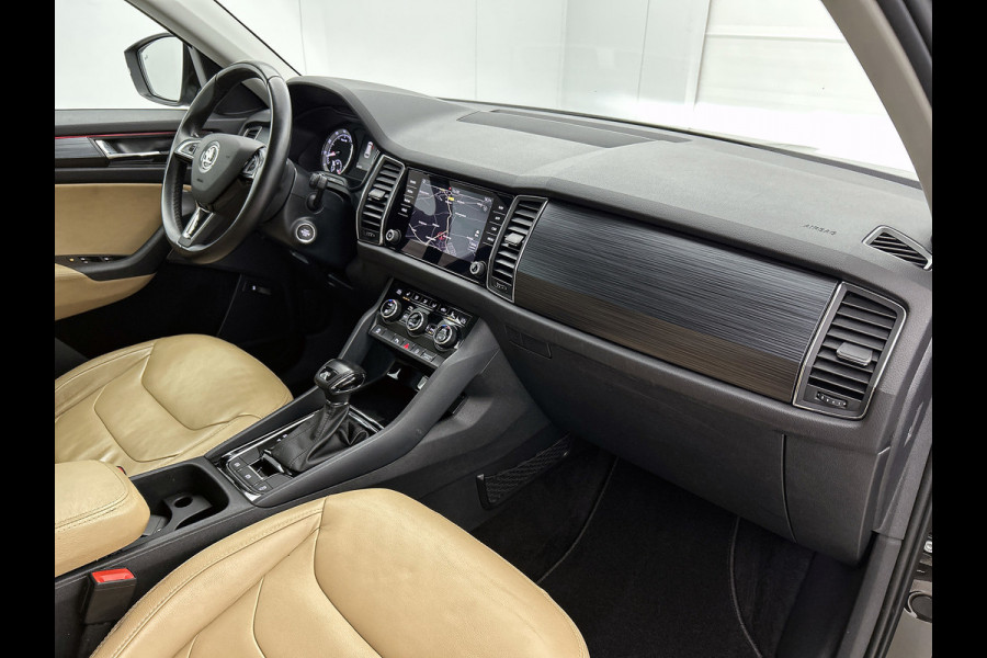 Škoda Kodiaq 1.5 TSI Ambition Business AANBIEDING!!! (NL-auto, Dealer OnderH, Trekhaak, Carplay, StoelV V+A, Navi, PDC, Crui, Etc)
