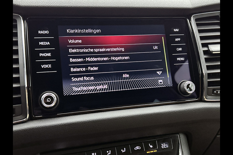 Škoda Kodiaq 1.5 TSI Ambition Business AANBIEDING!!! (NL-auto, Dealer OnderH, Trekhaak, Carplay, StoelV V+A, Navi, PDC, Crui, Etc)