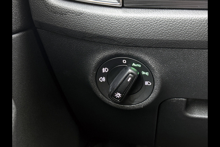 Škoda Kodiaq 1.5 TSI Ambition Business AANBIEDING!!! (NL-auto, Dealer OnderH, Trekhaak, Carplay, StoelV V+A, Navi, PDC, Crui, Etc)