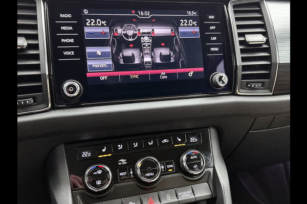 Škoda Kodiaq 1.5 TSI Ambition Business AANBIEDING!!! (NL-auto, Dealer OnderH, Trekhaak, Carplay, StoelV V+A, Navi, PDC, Crui, Etc)